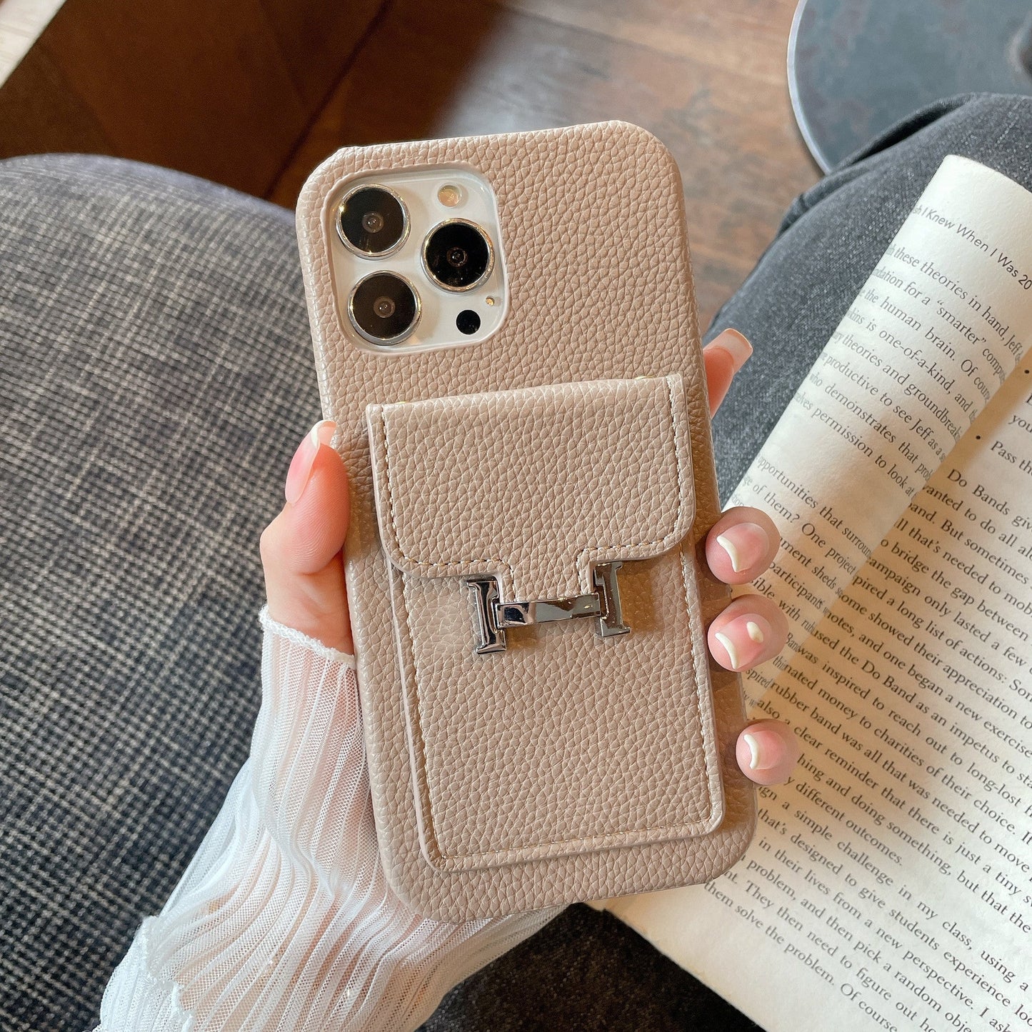H Card Holder Leather iPhone 17 Case