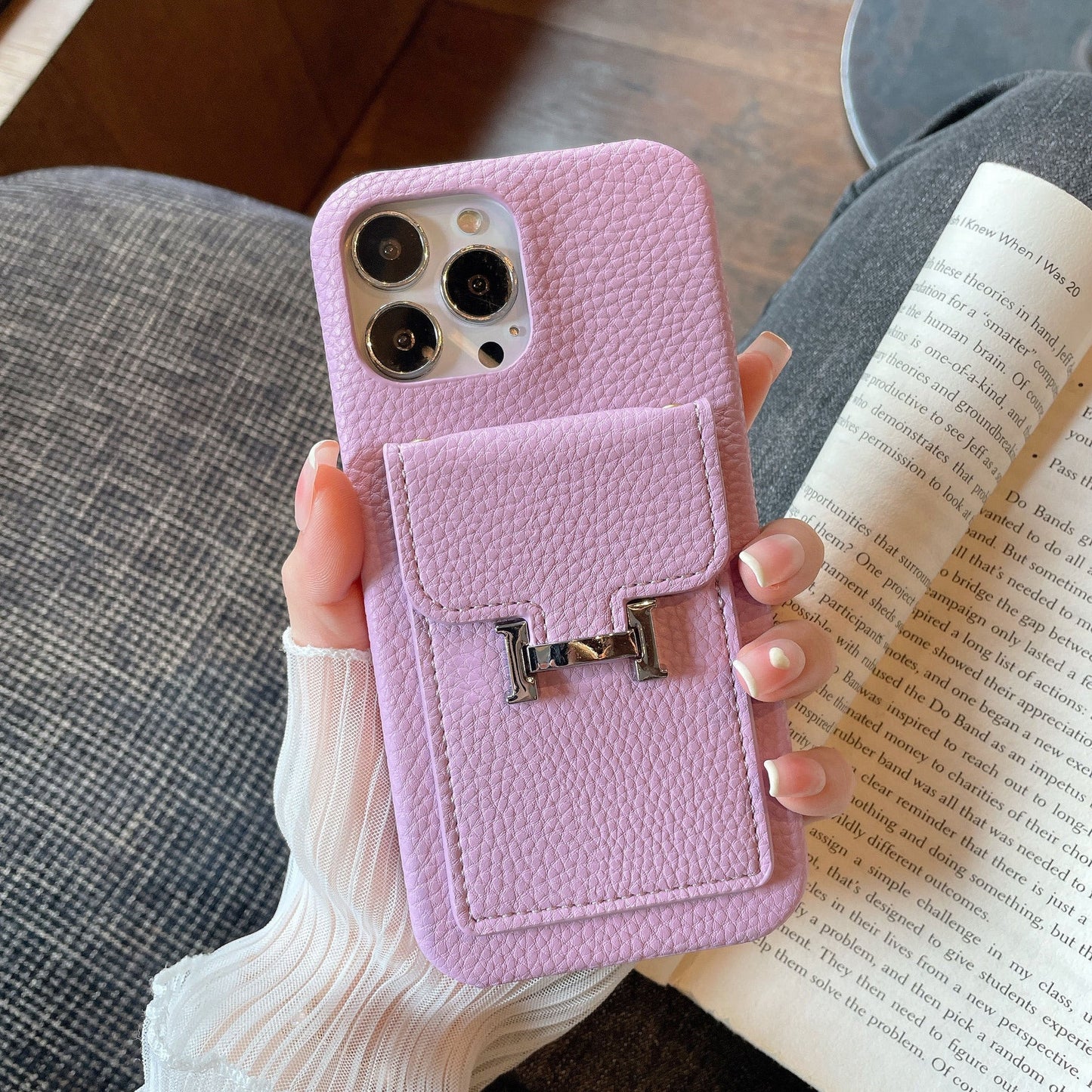 H Card Holder Leather iPhone 17 Case