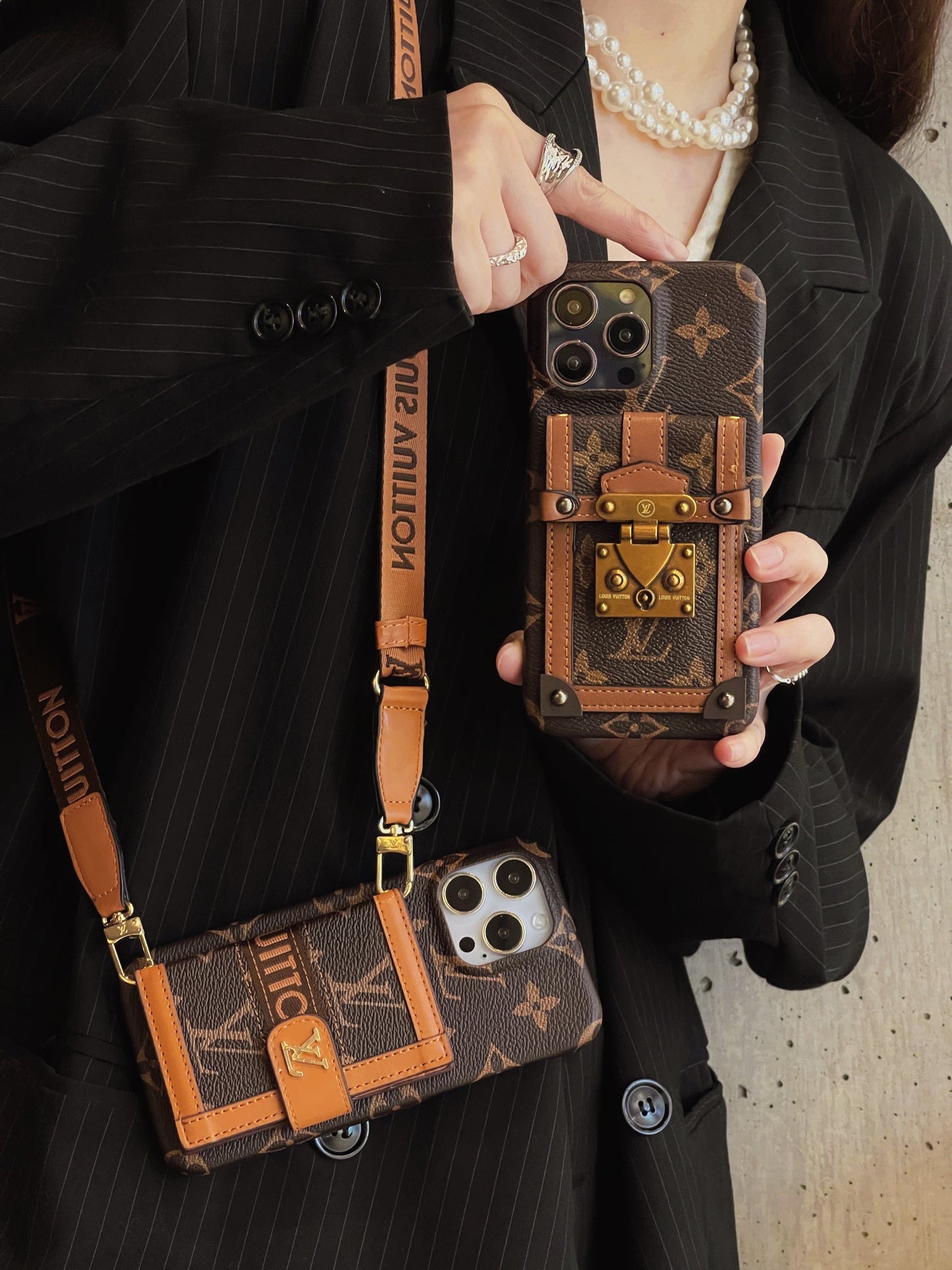 Lou Card Holder Chain iPhone Case