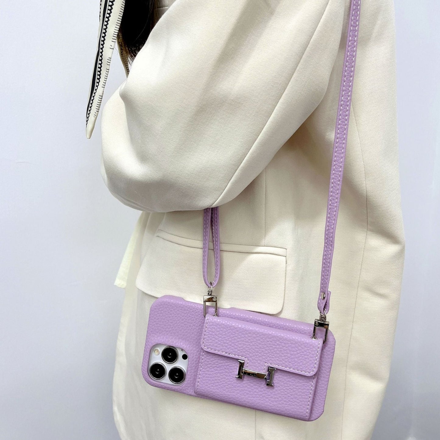 H Card Holder Leather Chain iPhone 16 Case