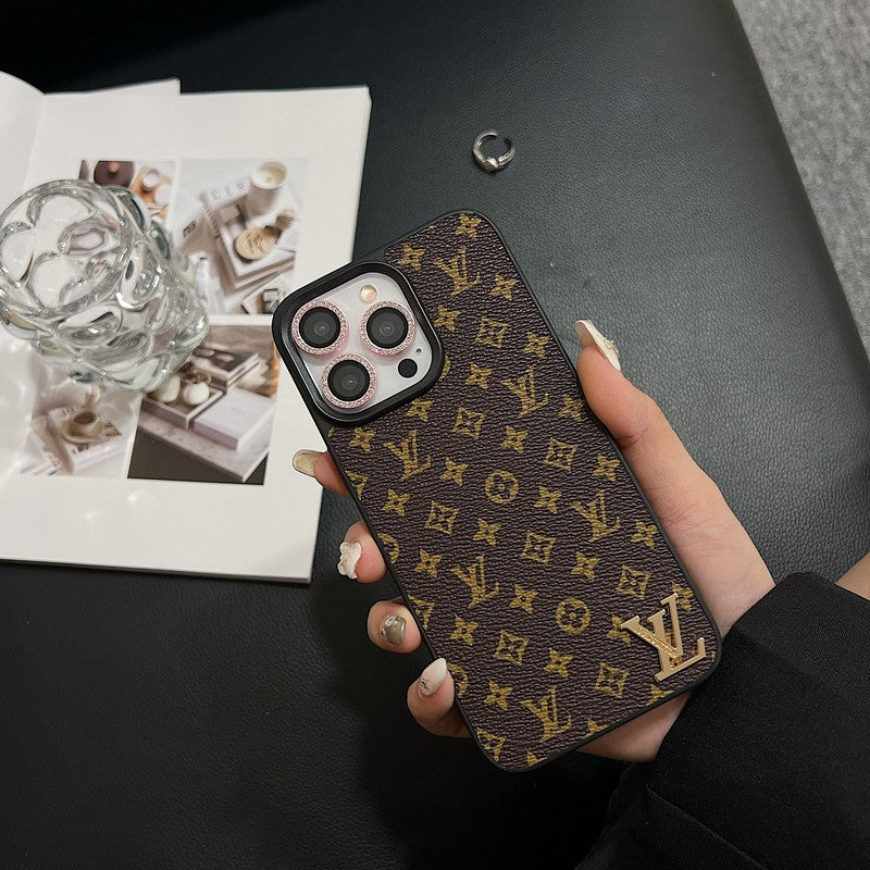 Lou Classic Leather iPhone 17 Case