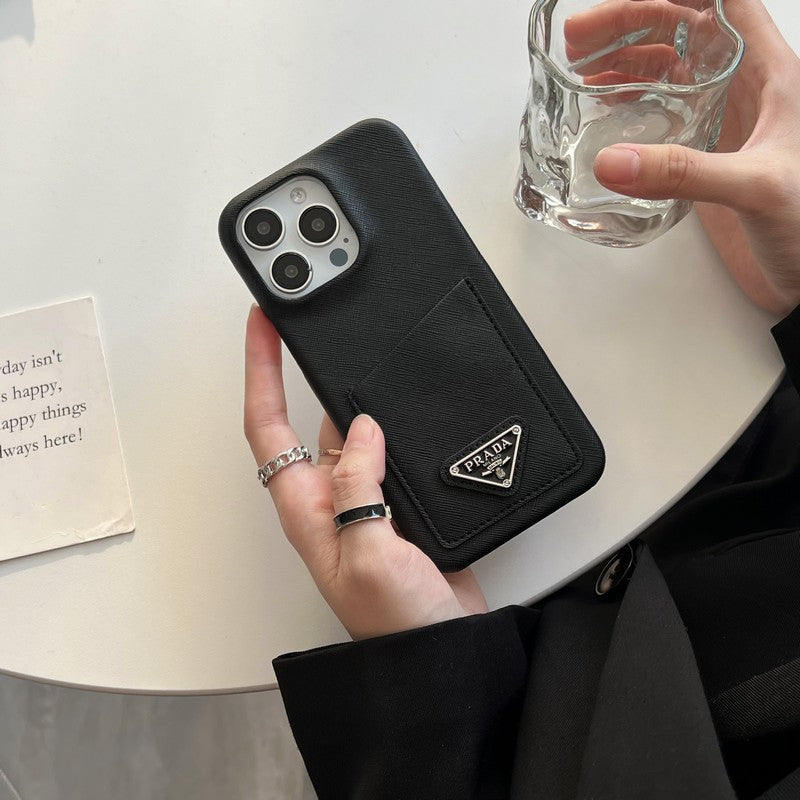 Pra Black & White Card Bag iPhone 16 Case